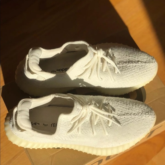 yeezy cream white yellowing
